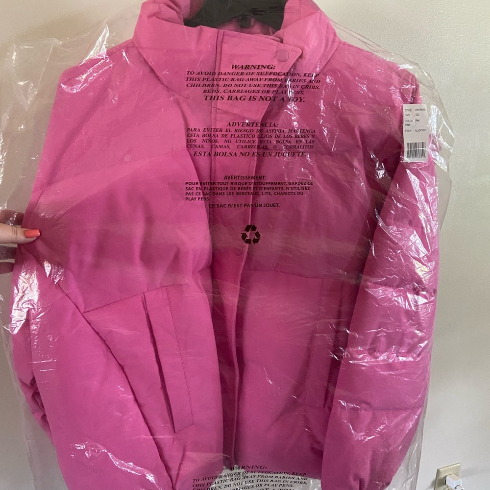 NWT*** Levi’s puffer bomber jacket!